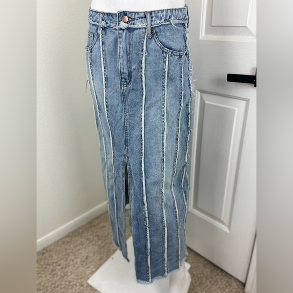 Blue b Distressed Denim Maxi Skirt Size Small.  A22 - Picture 2 of 11